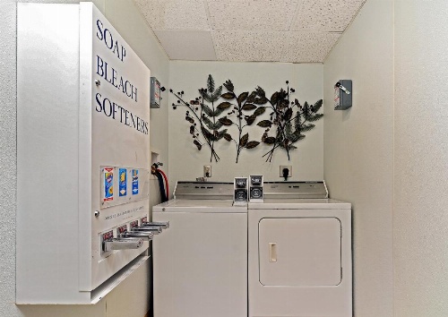 Red Roof Inn Binghamton North image 5